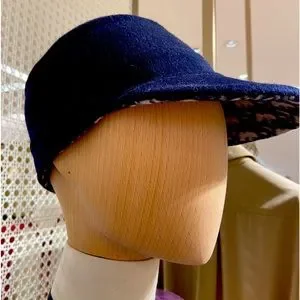 Dior | Accessories | Gorgeous Dior Oblique Reversible Caphat  display picture 3